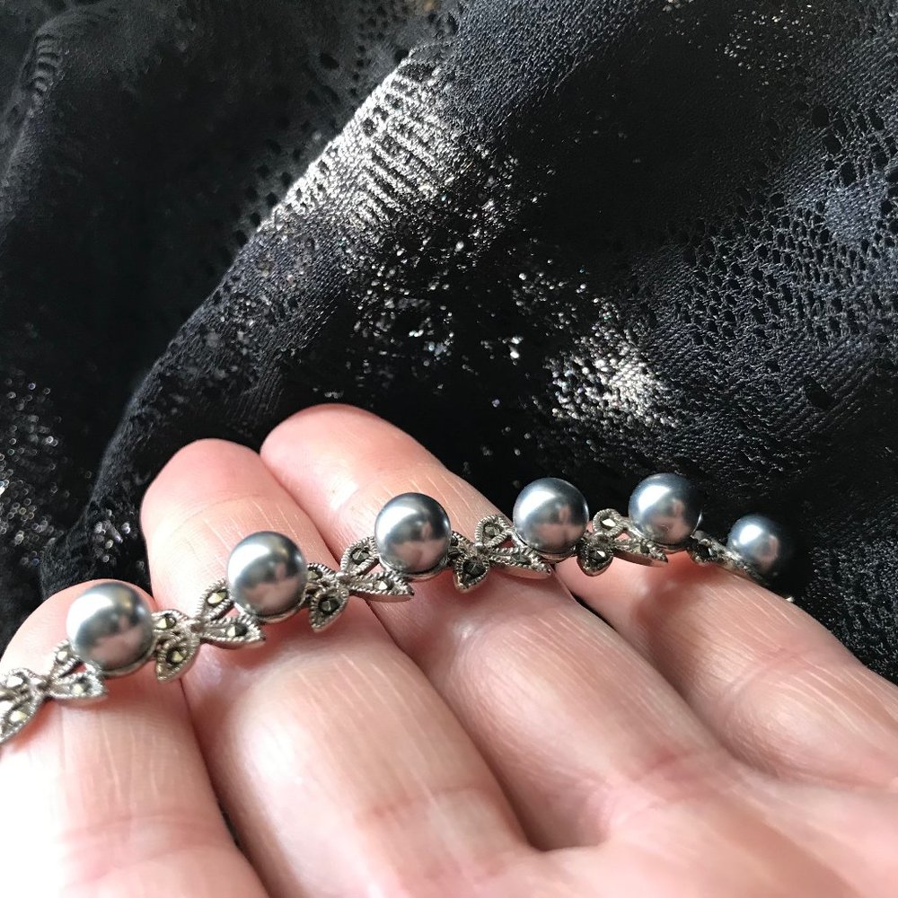 VINTAGE STERLING MARCASITE & PEARL BRACELET - Picture 6 of 6
